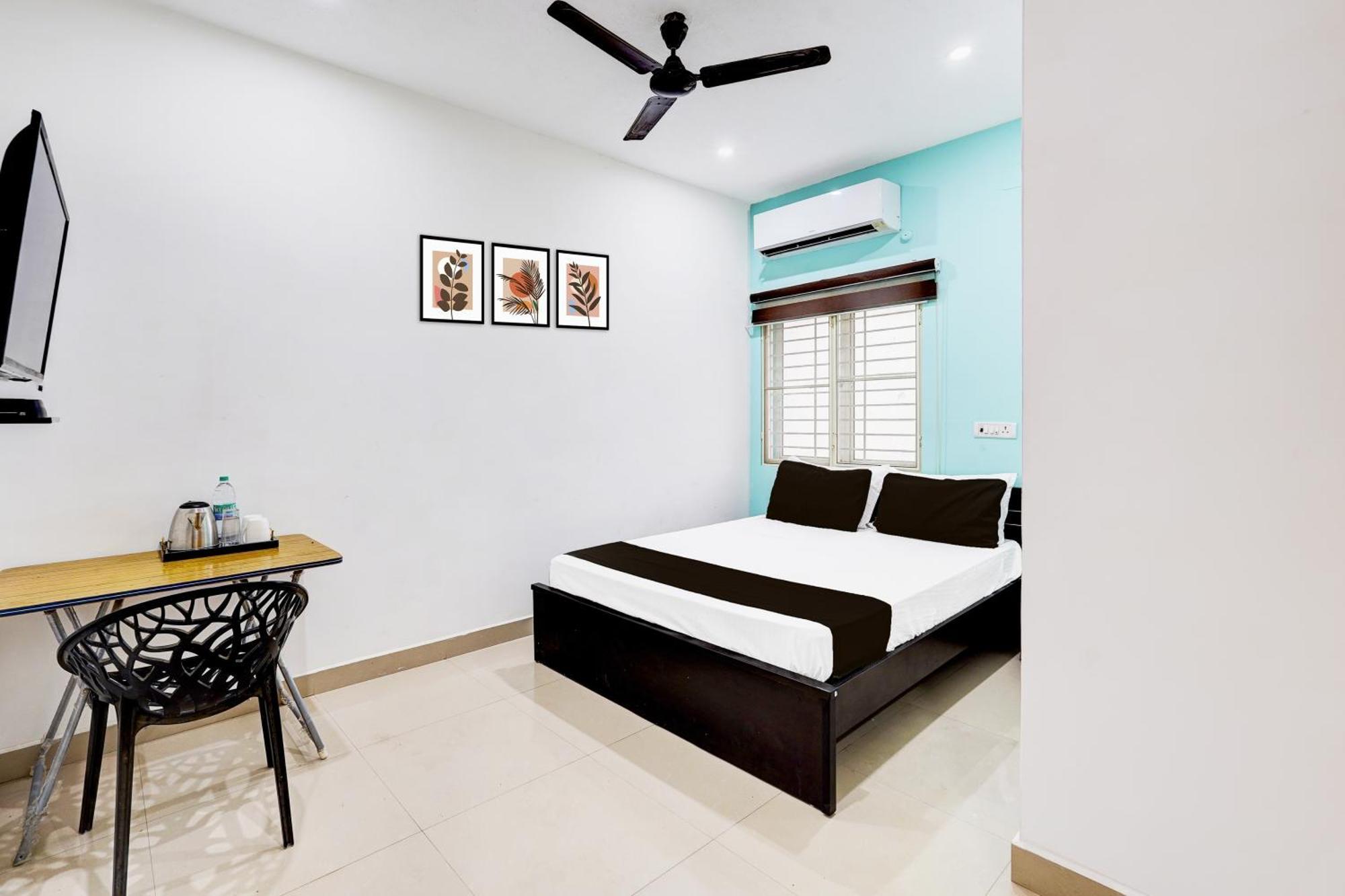 Collection O Perumbakkam Main Road Hotel