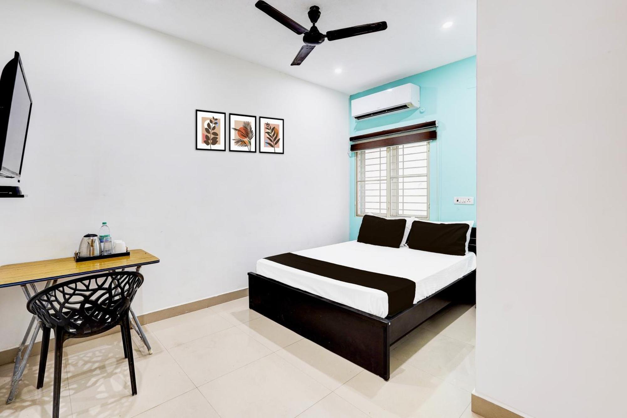 Collection O Perumbakkam Main Road Hotel