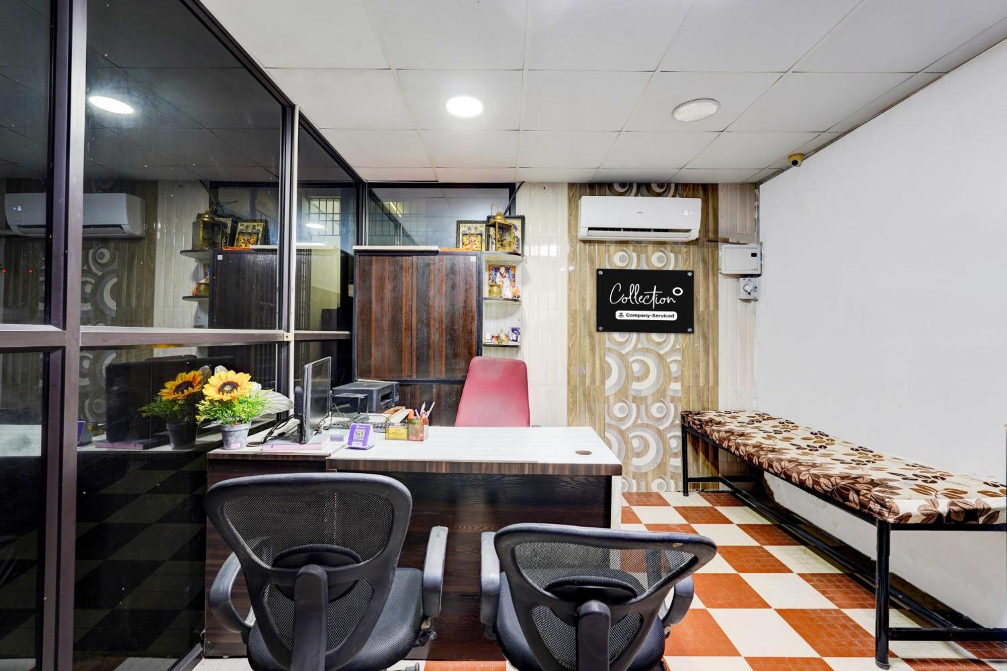 Hotel Collection O Perumbakkam Main Road